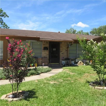Buy this 3 bed house on 3202 Bobolink Street in Victoria, TX 77901