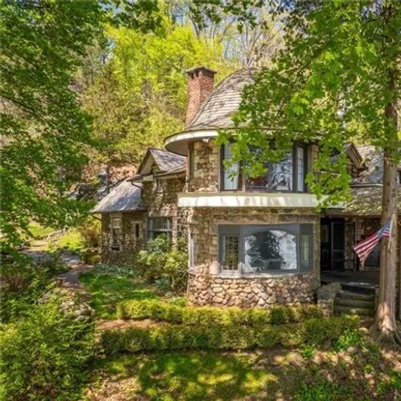 Buy this 7 bed house on 99 River Road in Village of Grand View-on-Hudson, Village of Nyack