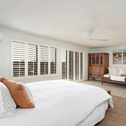 Rent this 3 bed condo on Solana Beach in CA, 92075