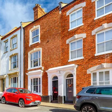 Rent this 6 bed townhouse on Lytton House in 38 Hazelwood Road, Northampton