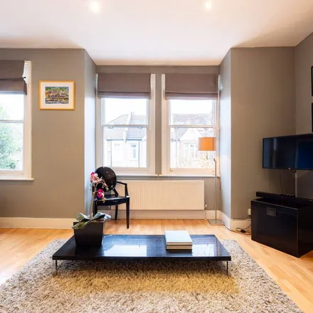 Image 9 - London, W12 0HF, United Kingdom - Apartment for rent
