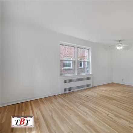Image 4 - 915 East 17th Street, New York, NY 11230, USA - Condo for sale