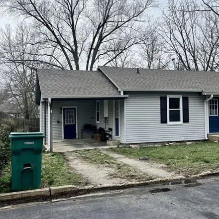 Buy this 2 bed house on 555 South Elm Street in Mountain Grove, MO 65711