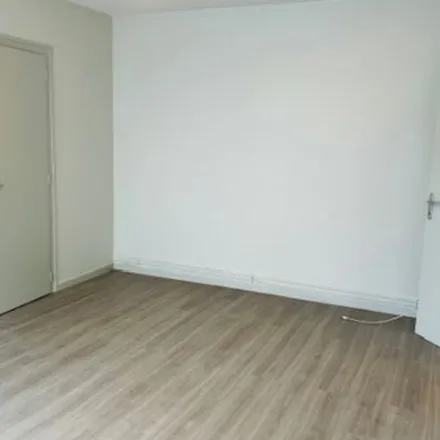 Rent this 3 bed apartment on 2 Boulevard Anatole France in 79200 Parthenay, France