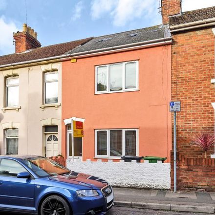 Rent this 3 bed house on Hillside Avenue in Swindon, SN1 4LS