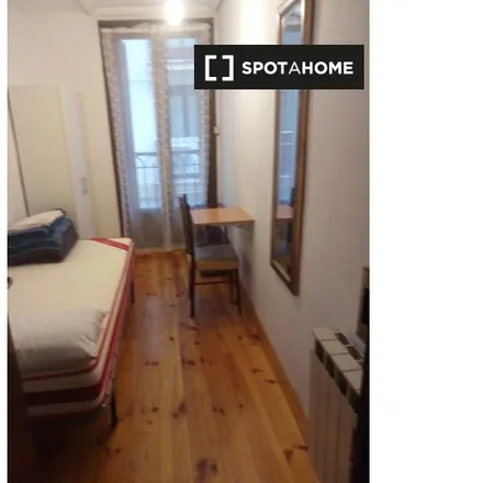 Rent this 4 bed room on Juan de Bilbao kalea in 17, 20003 San Sebastián