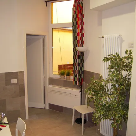 Image 1 - Sauro, Via Nazario Sauro, 40100 Bologna BO, Italy - Apartment for rent