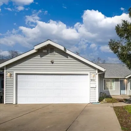 Buy this 3 bed house on 901 Herring Avenue in Rio Linda, Sacramento County