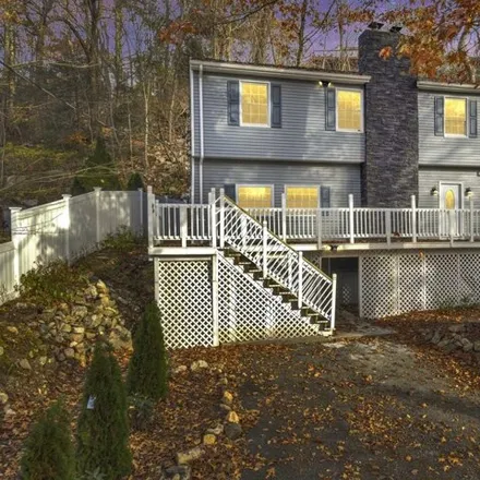 Buy this 3 bed house on 198 Fairlawn Drive in Upper Greenwood Lake, West Milford
