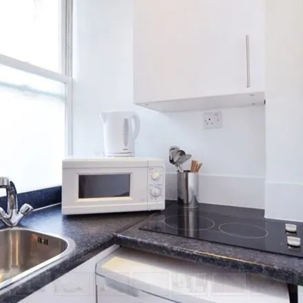 Rent this 1 bed townhouse on 39 Hill Street in London, W1J 5LX