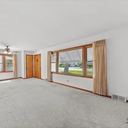 Image 3 - 6570 175th Street, Tinley Park, IL 60477, USA - House for sale