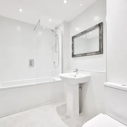 Image 3 - 101 Lanark Road, London, W9 1JU, United Kingdom - Apartment for rent