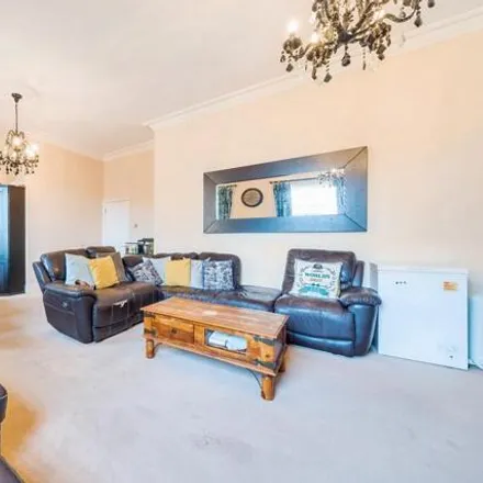 Image 2 - Osterley Views, West Park Road, London, UB2 4UL, United Kingdom - Apartment for sale