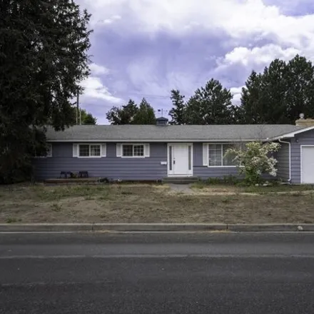 Buy this 4 bed house on 2150 Hoxie Avenue in Richland, WA 99354