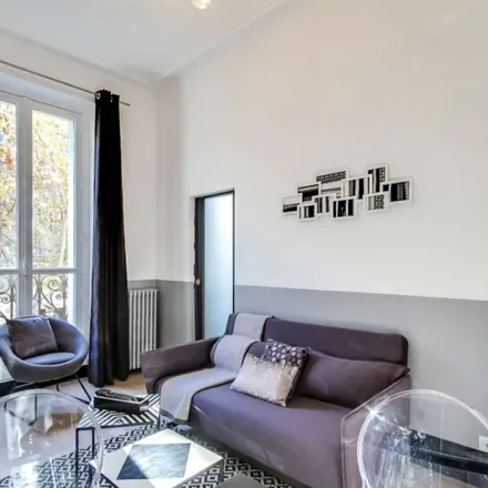 Image 2 - 138 Boulevard Saint-Germain, 75006 Paris, France - Apartment for rent