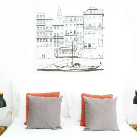 Rent this 3 bed apartment on S. Roque in Rua de São Roque da Lameira, 4300-113 Porto