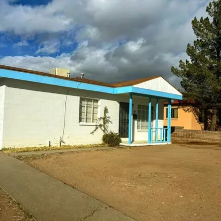 Image 3 - 1961 East Idaho Avenue, Las Cruces, NM 88001, USA - House for sale