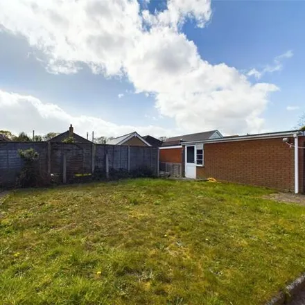 Image 2 - Endfield Close, Christchurch, BH23 2HH, United Kingdom - House for sale