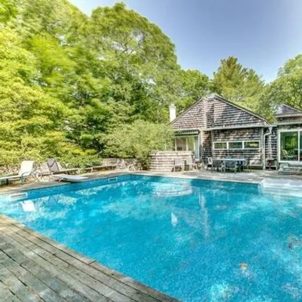 Rent this 3 bed house on 11 Heatherwood Lane in Amagansett, Suffolk County