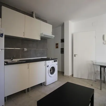 Image 3 - Travesía Huerta del Obispo, 7, 28039 Madrid, Spain - Apartment for rent