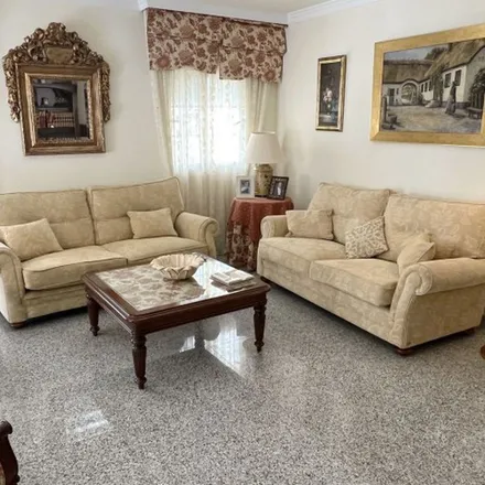 Rent this 4 bed apartment on Ascensor in Avenida del Compás, 29650 Mijas