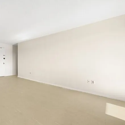 Image 3 - 299 Pearl St Apt 6a, New York, 10038 - Apartment for sale