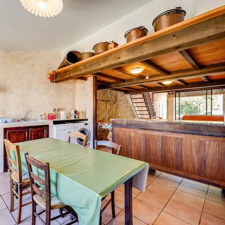 Rent this 3 bed house on Lagrasse in Place de la Halle, 11220 Lagrasse