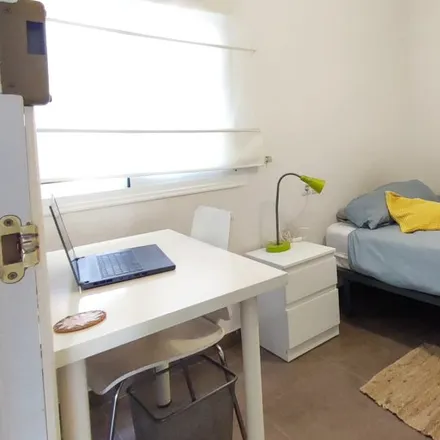 Rent this 2 bed room on Calle Gaucín in 6, 29003 Málaga