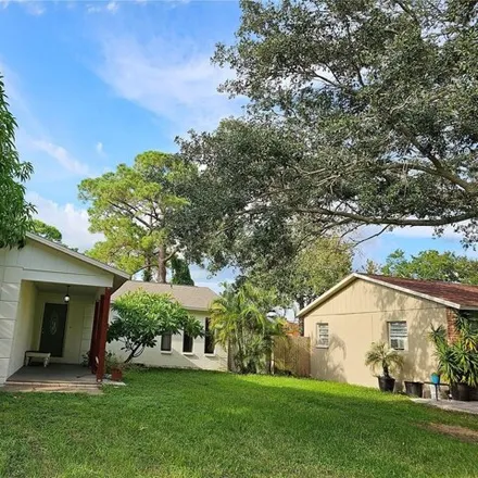 Image 2 - 6134 56th Place North, Saint Petersburg, FL 33709, USA - House for sale