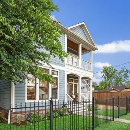 Image 3 - 1915 Bradshaw St, Houston, Texas, 77008 - House for sale