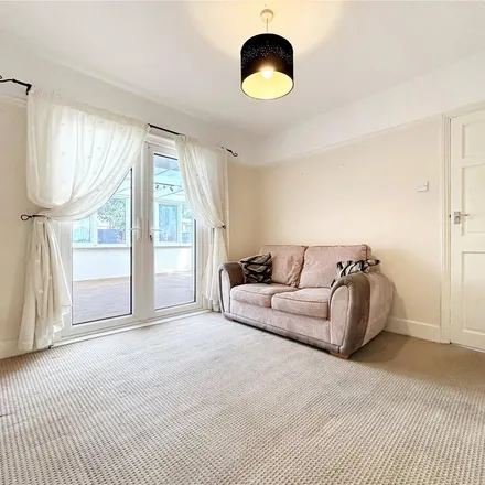 Image 3 - Sutcliffe Road, Crook Log, London, DA16 1NJ, United Kingdom - Duplex for rent