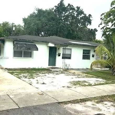 Image 4 - 730 NE 131st St, North Miami, Florida, 33161 - House for sale
