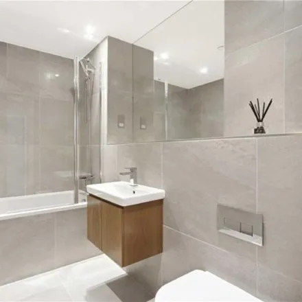 Image 6 - Osprey Court, 256 Finchley Road, London, NW3 7SW, United Kingdom - Apartment for rent