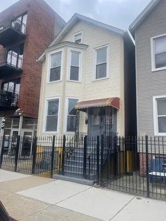 Rent this 3 bed house on 1622 North Western Avenue in Chicago, IL 60647