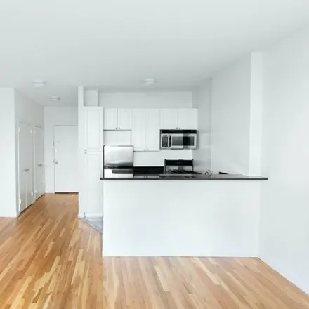 Rent this studio house on 160 W 22nd St Apt 601 in New York, 10011