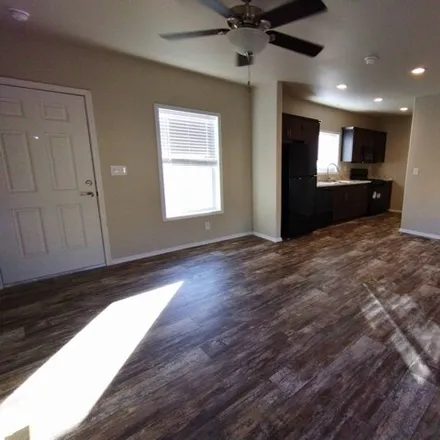 Image 4 - Carefree Circle, Flowing Wells, AZ 85705, USA - Apartment for rent