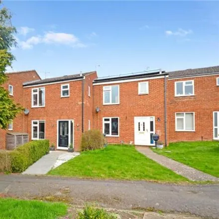 Buy this 3 bed townhouse on Elizabeth Drive in Tring, HP23 5HL