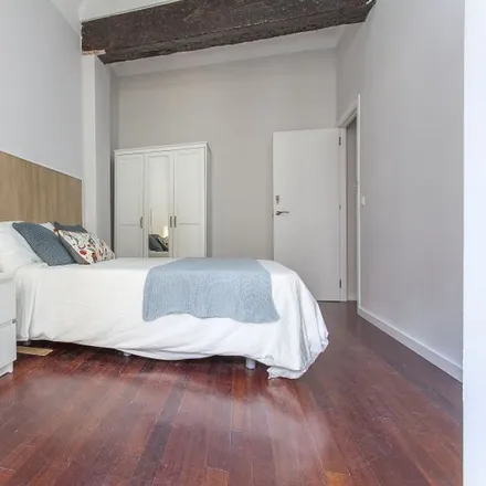 Rent this 13 bed room on Carrer de Calatrava in 19, 46001 Valencia