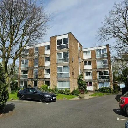 Buy this studio apartment on 95 Fortis Green in London, N2 9HS