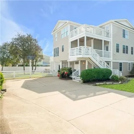 Buy this 6 bed house on 305 Spot Lane in Virginia Beach, VA 23456