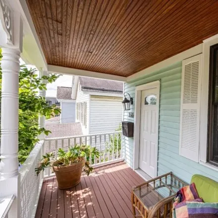 Buy this studio house on 3516 Handman Avenue in Cincinnati, OH 45226