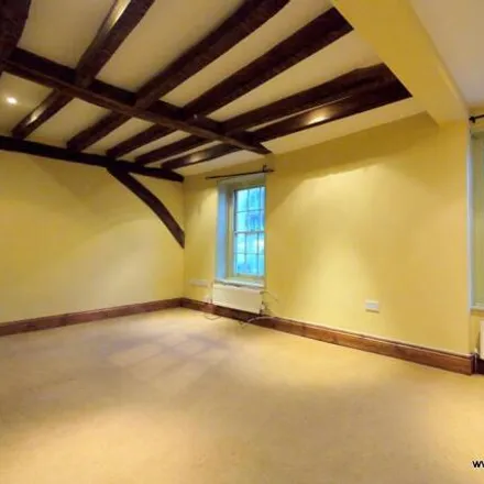Image 3 - The Courtyard, 30 London Street, Chertsey, KT16 8AP, United Kingdom - Room for rent