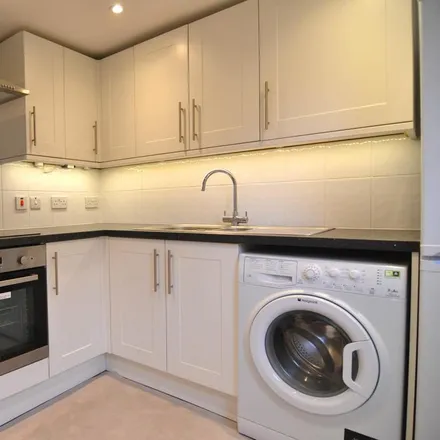 Image 1 - 99 Percy Road, London, W12 9QH, United Kingdom - Apartment for rent
