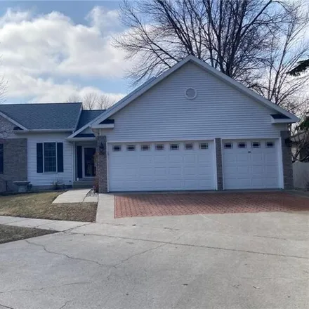 Buy this 4 bed house on 2698 Cobblestone Court in Fargo, ND 58103