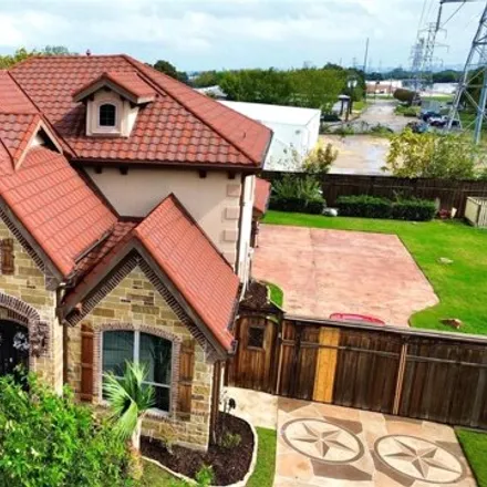 Buy this 4 bed house on 288 Ouida Road in Irving, TX 75061