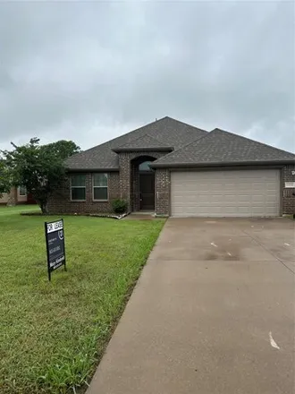 Rent this 4 bed house on 1110 Seminole Lane in Greenville, TX 75402