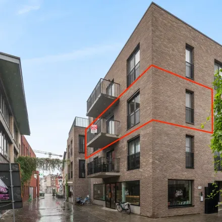 Rent this 2 bed apartment on Nieuwstraat 21A-21F;23A in 9100 Sint-Niklaas, Belgium