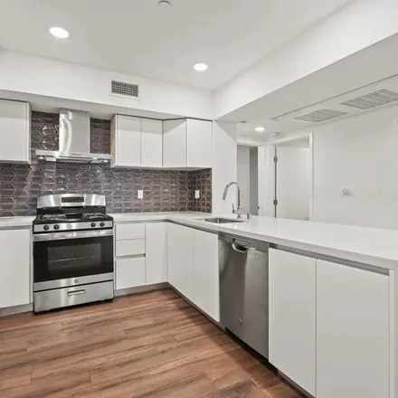 Rent this 3 bed apartment on Hara Sushi in Wellesley Avenue, Los Angeles