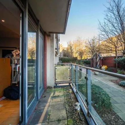 Image 1 - Mary's Court, 4 Palgrave Gardens, London, NW1 6EW, United Kingdom - Apartment for sale