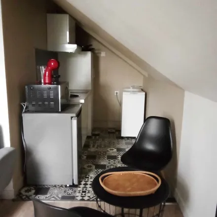 Rent this 2 bed apartment on Salle Paul Lohberger in Rue du Père Delater, 59233 Maing